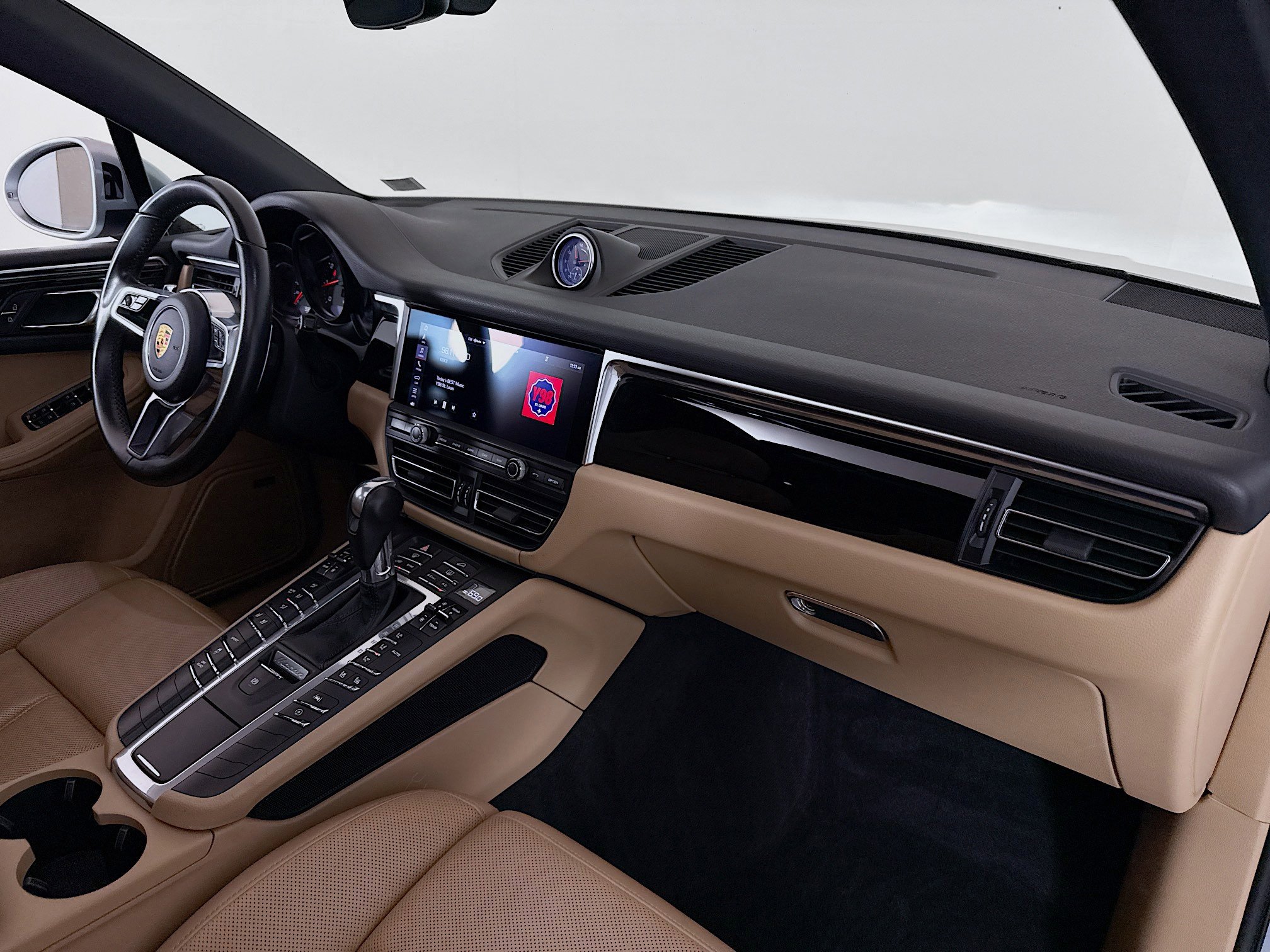 Used 2020 Porsche Macan Base image 29