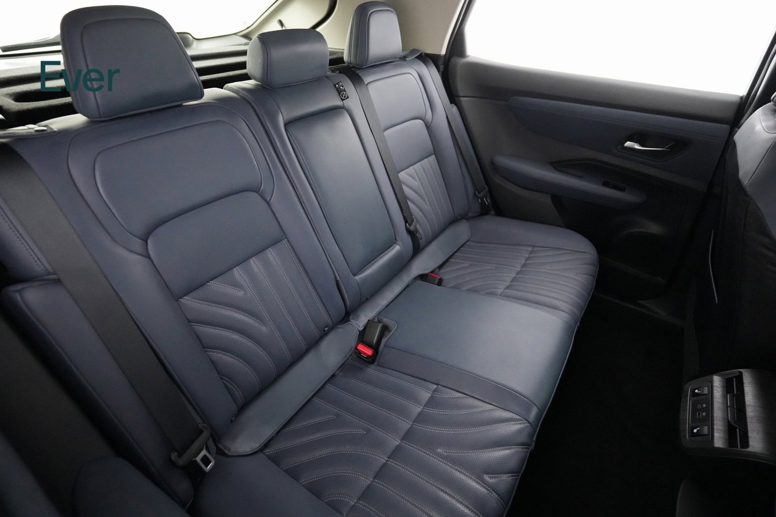 Used 2023 Nissan Ariya image 9