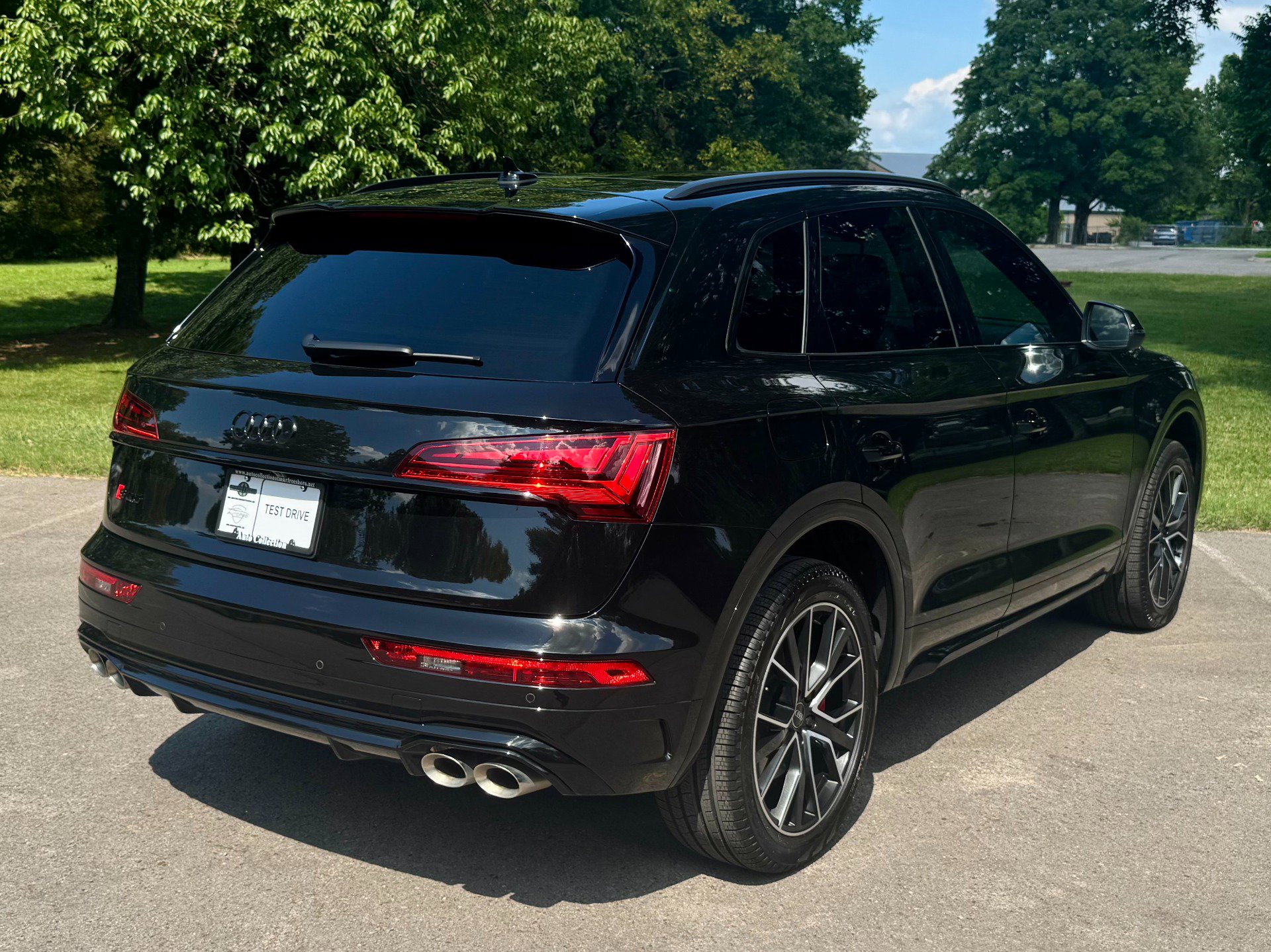 Used 2025 Audi SQ5 Premium Plus image 3