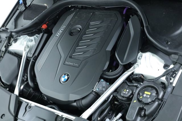 Used 2023 BMW 540i w/ Convenience Package image 9