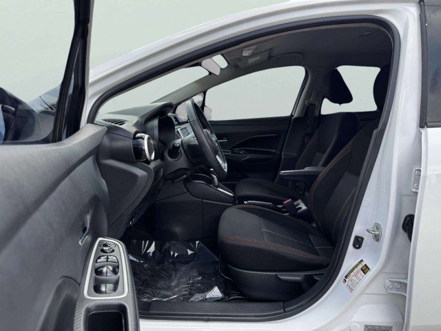 Used 2021 Nissan Versa SR image 17