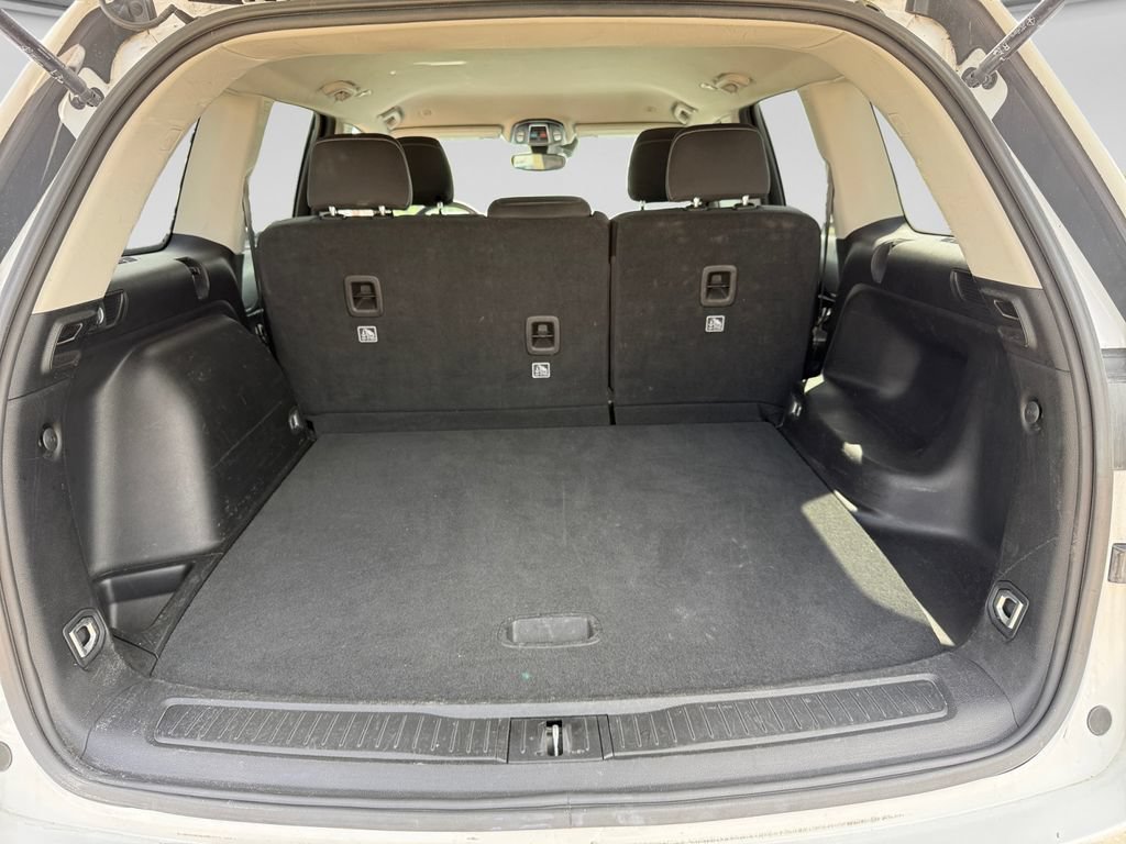 Used 2024 Jeep Grand Cherokee Laredo RWD image 44
