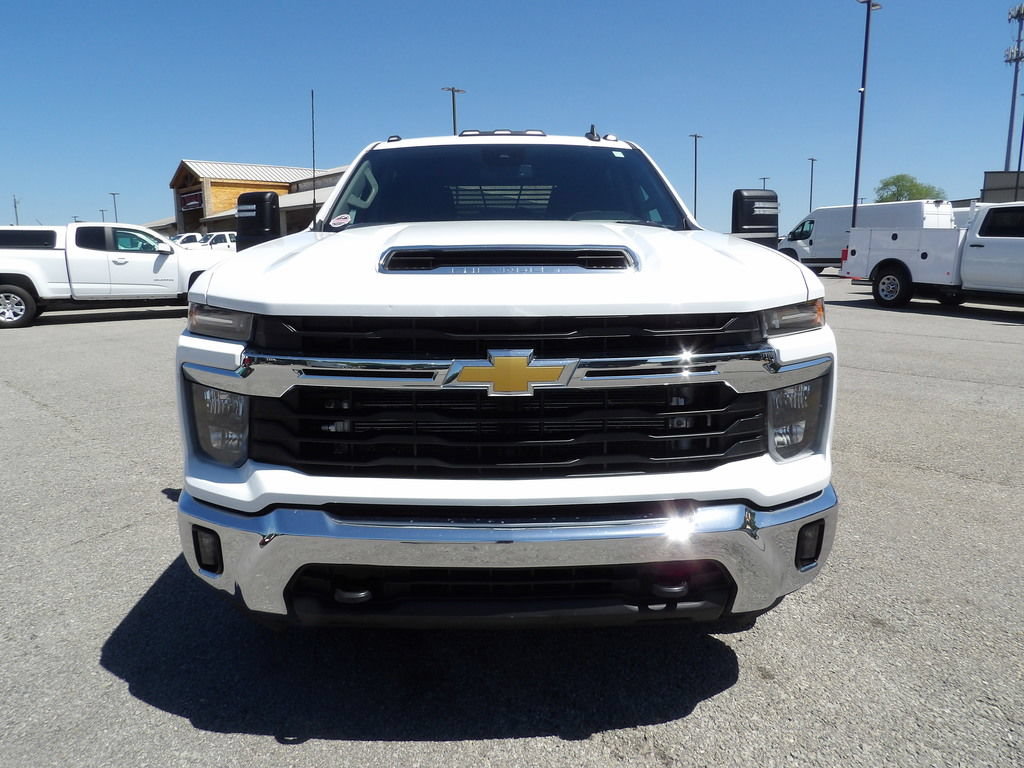 Used 2024 Chevrolet Silverado 3500 LT w/ Convenience Package AWD/4WD image 12