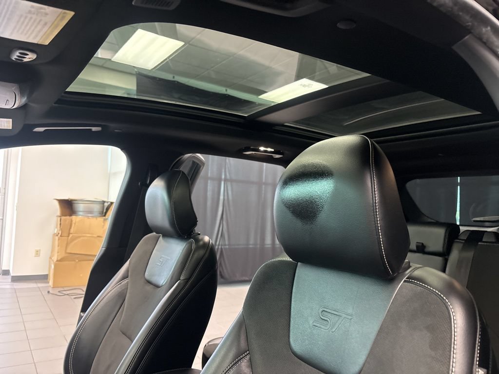 Used 2019 Ford Edge ST w/ Equipment Group 401A AWD/4WD image 22