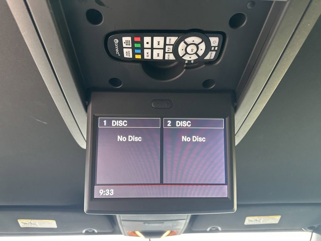 Used 2018 Dodge Grand Caravan SXT w/ Blacktop Package image 4