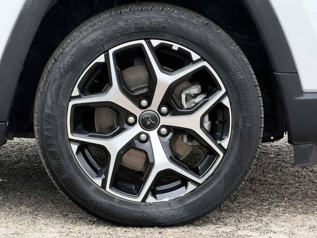 Certified 2025 Jeep Compass Limited AWD/4WD image 9