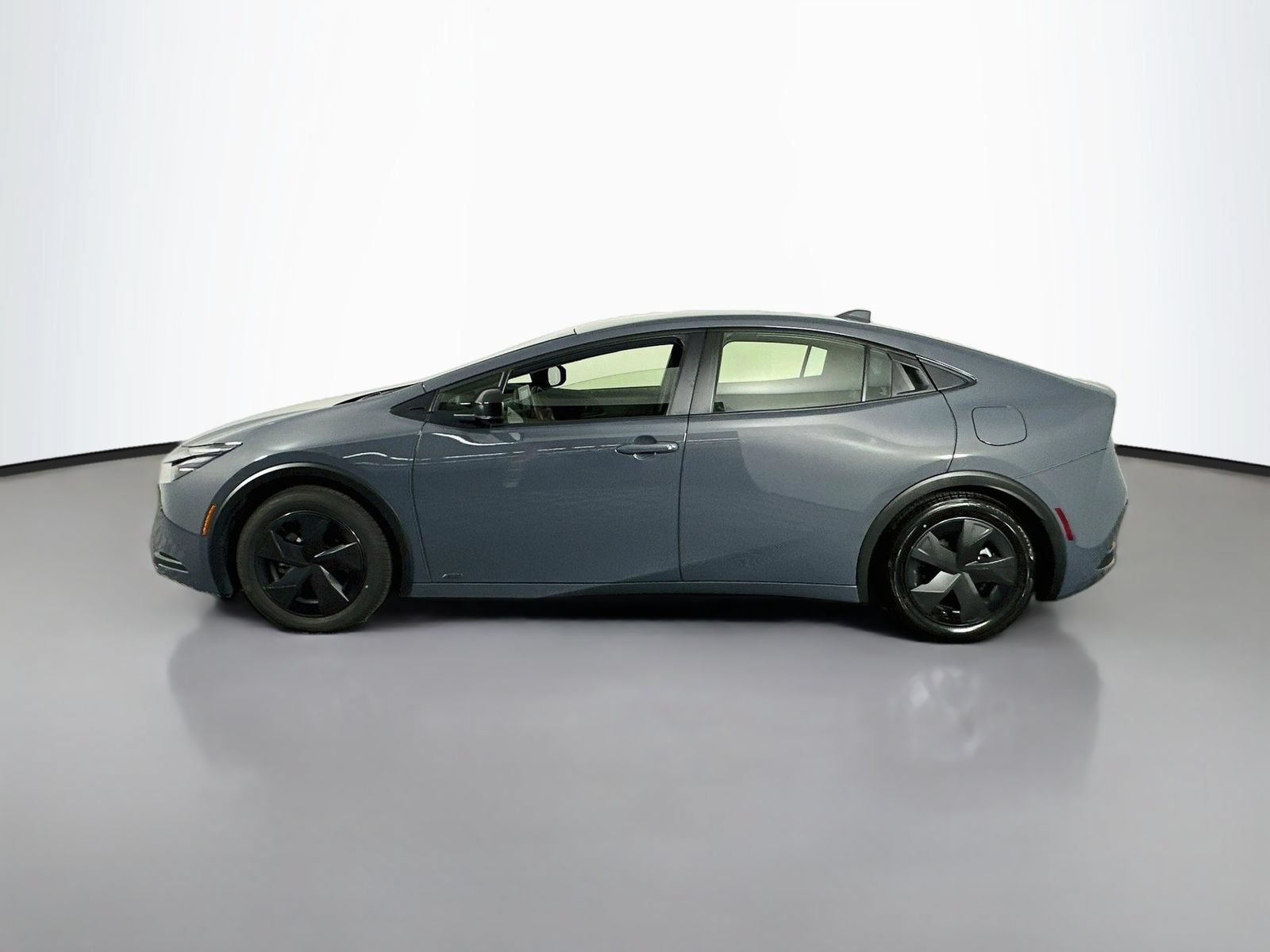 Certified 2025 Toyota Prius LE AWD/4WD image 4