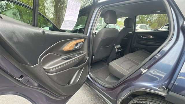 Used 2019 GMC Terrain SLE w/ Driver Convenience Package AWD/4WD image 29