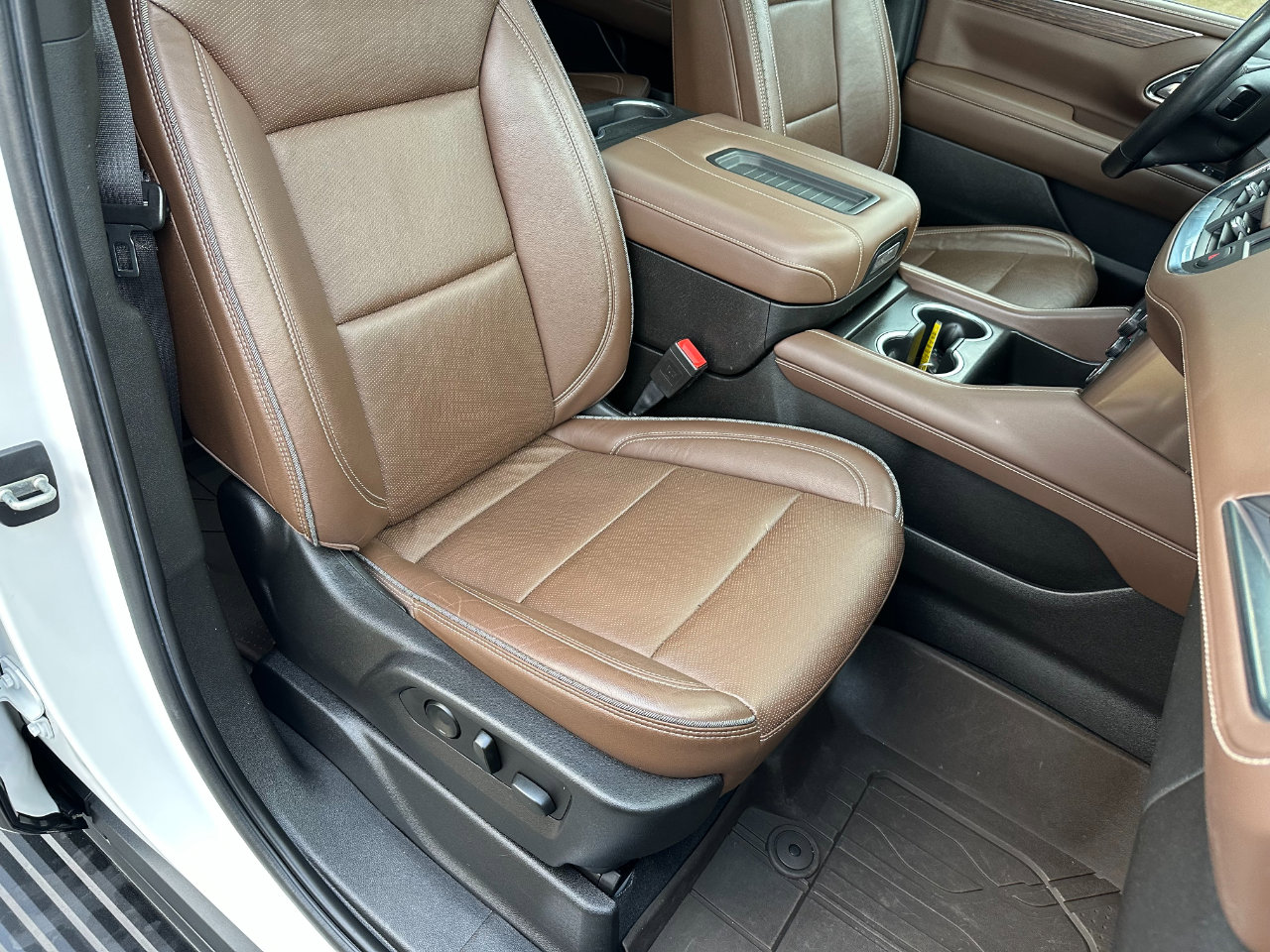 Used 2021 Chevrolet Suburban High Country image 36