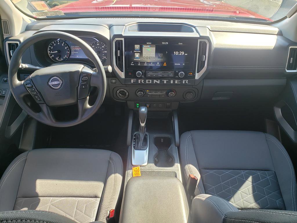 Used 2025 Nissan Frontier SV image 14