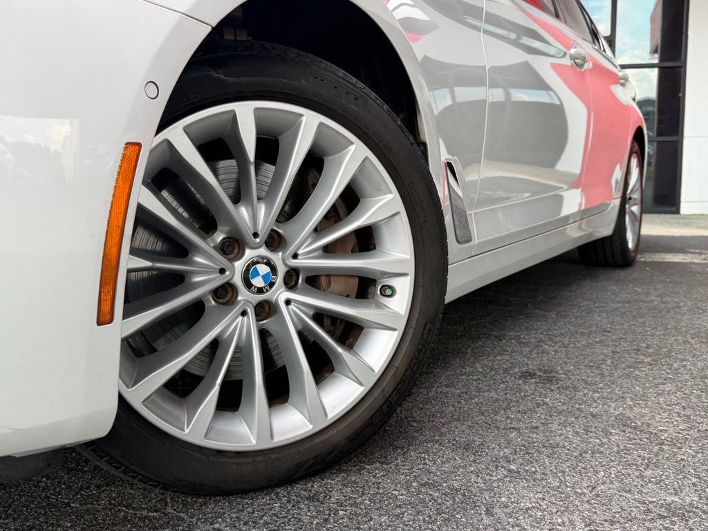 Used 2021 BMW 540i RWD image 2