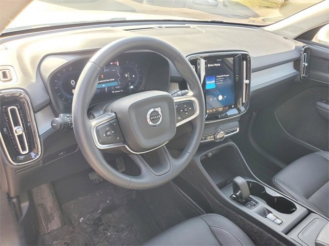 Certified 2025 Volvo XC40 B5 Core w/ Protection Package Premier image 16