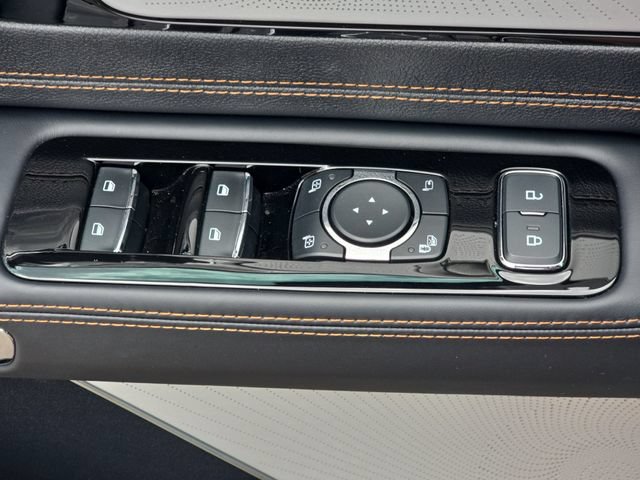 Used 2025 Lincoln Aviator Black Label w/ Jet Appearance Package AWD/4WD image 32