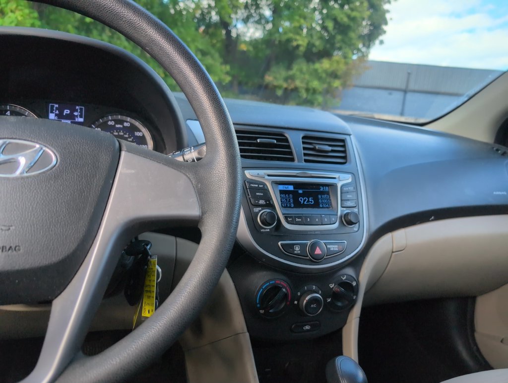 Used 2016 Hyundai Accent SE FWD image 18