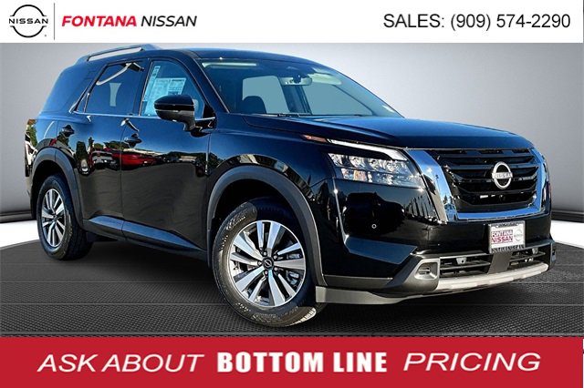 New 2025 Nissan Pathfinder SL image 1