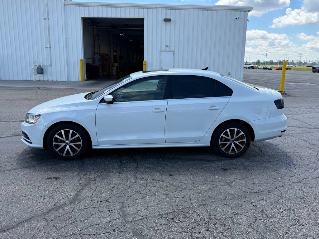 Used 2017 Volkswagen Jetta SE FWD image 5