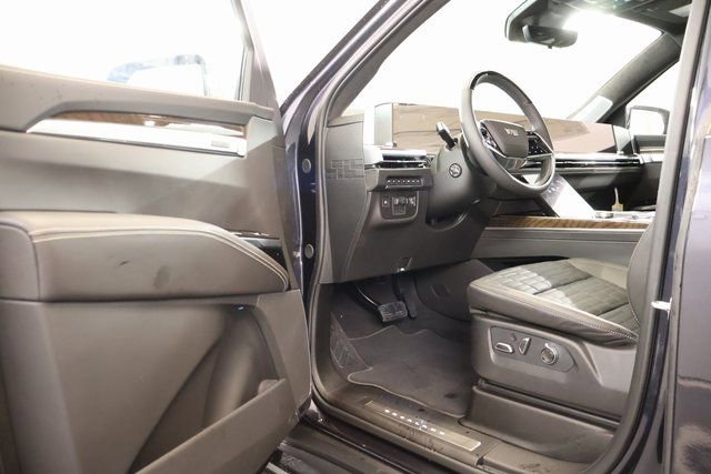 New 2026 Cadillac Escalade ESV Platinum Luxury image 8