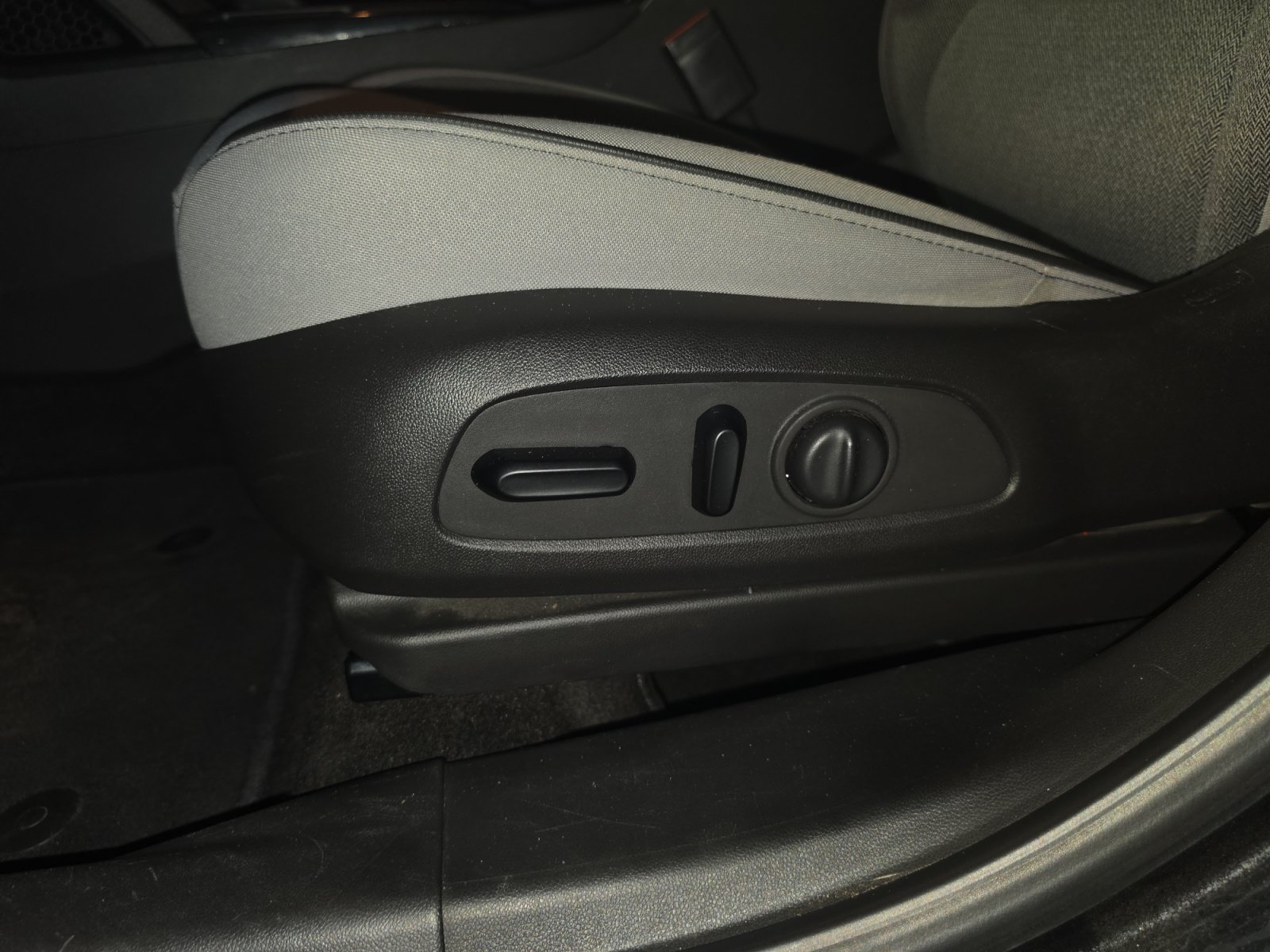Used 2021 Chevrolet TrailBlazer LT FWD image 12