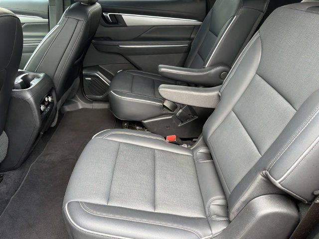 Used 2025 Buick Enclave Preferred FWD image 18
