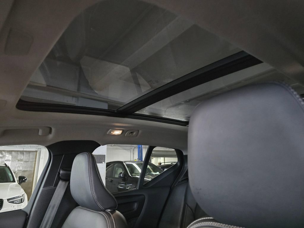 Certified 2024 Volvo XC40 B5 Plus w/ Protection Package Premier AWD/4WD image 22
