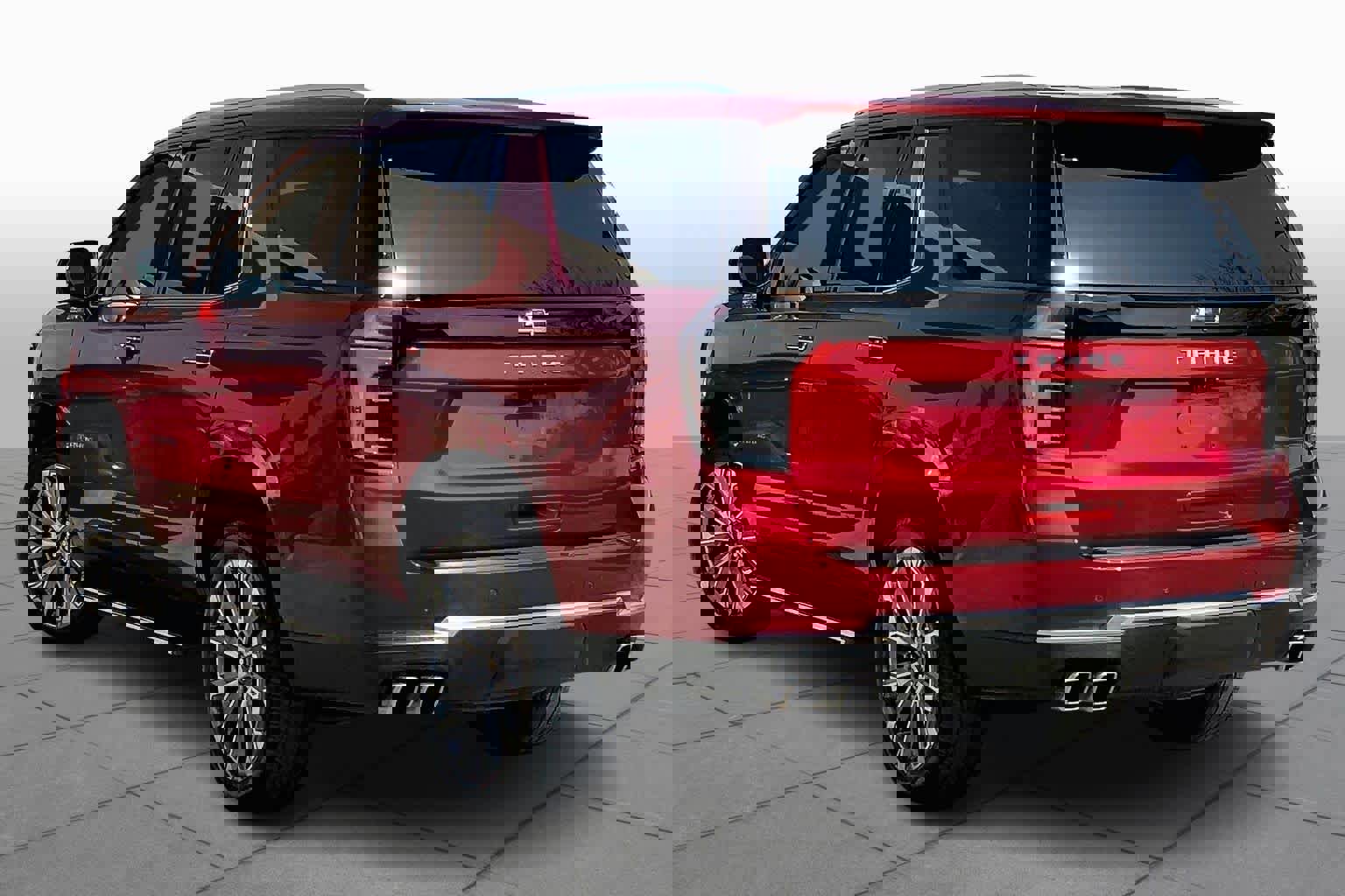 Used 2025 Chevrolet Tahoe High Country AWD/4WD image 12