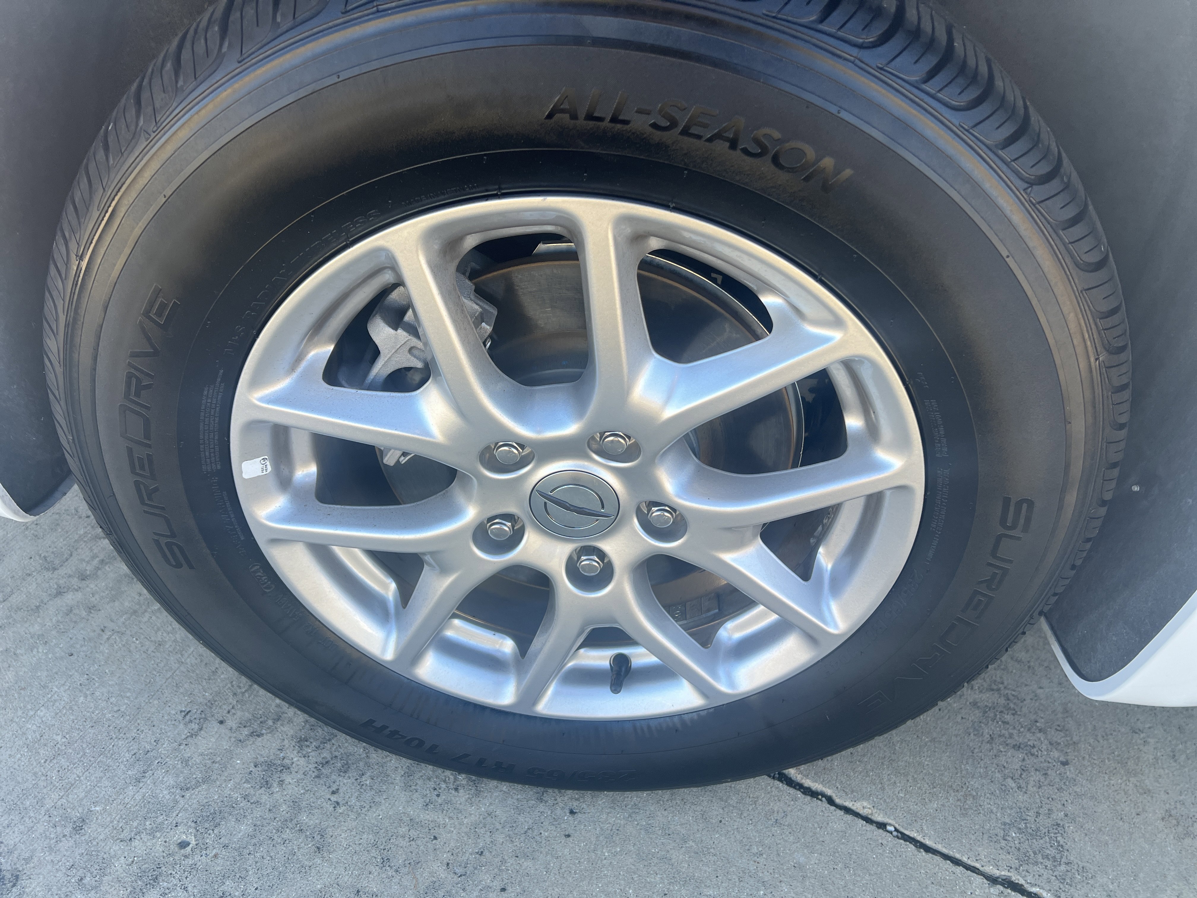 Used 2024 Chrysler Pacifica Touring-L image 9