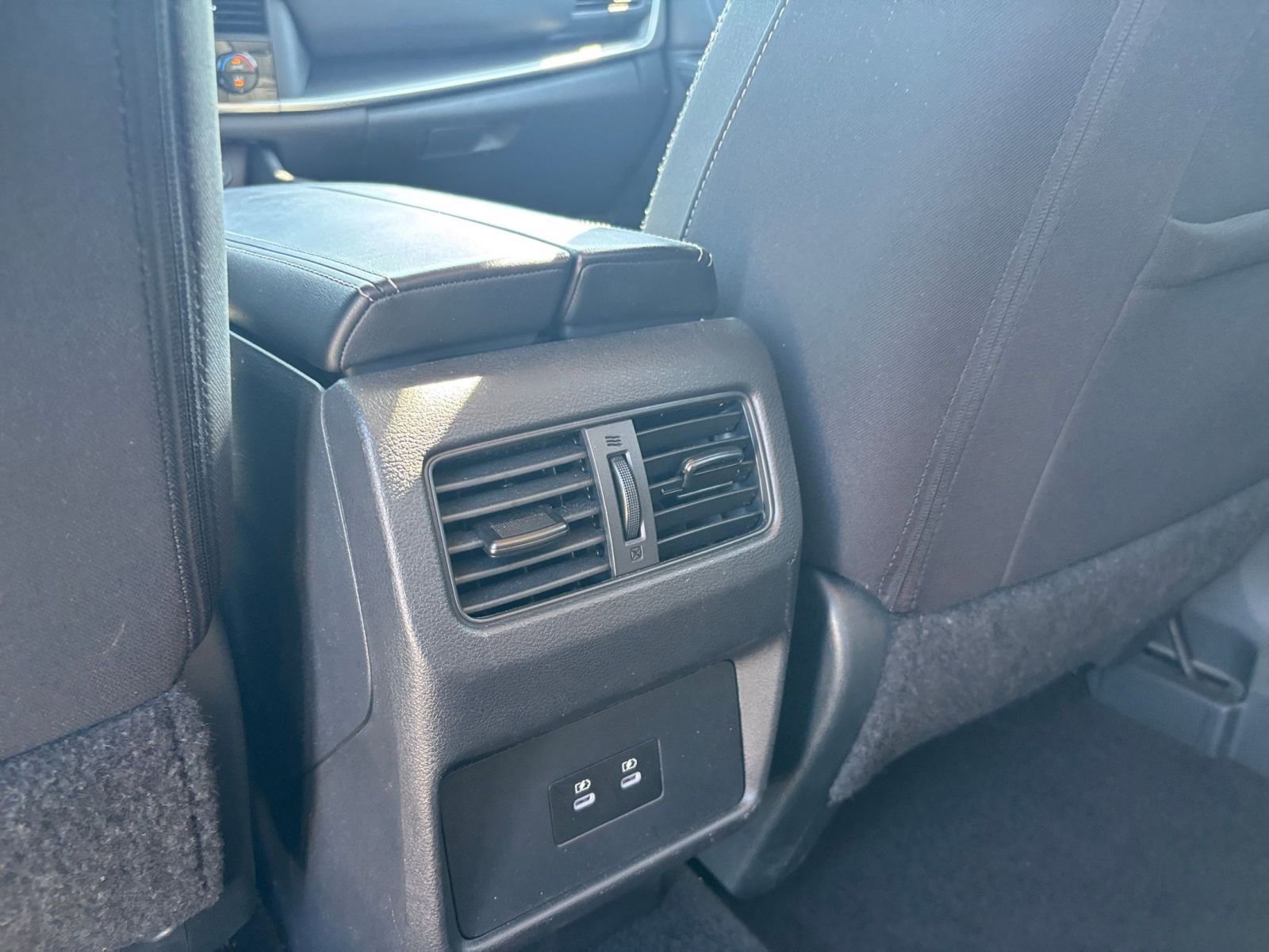 Used 2025 Nissan Rogue SV FWD image 24