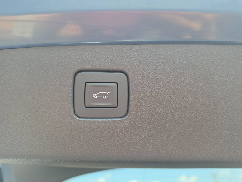 Certified 2025 Buick Envista Avenir FWD image 13