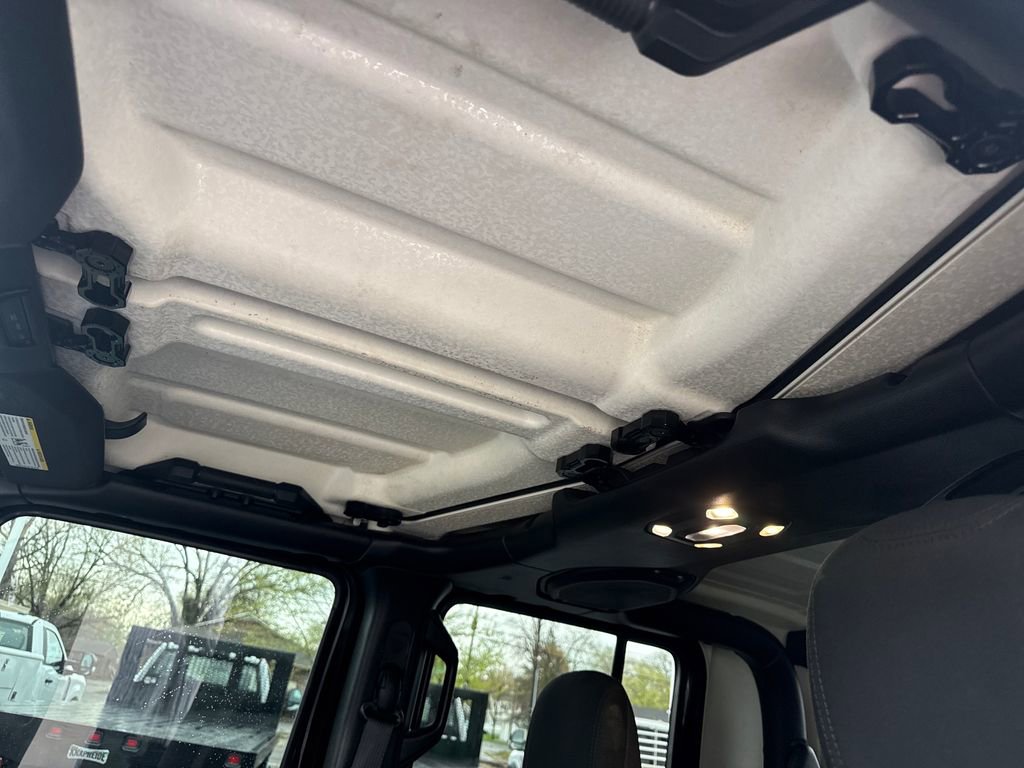 Used 2021 Jeep Gladiator Rubicon w/ Dual Top Group AWD/4WD image 30