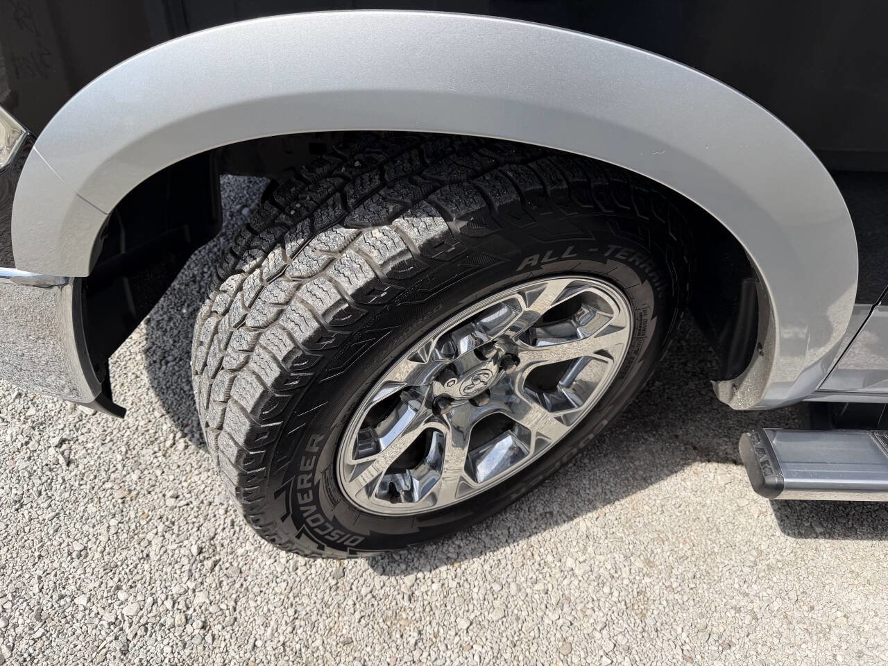 Used 2016 RAM 1500 Laramie w/ Convenience Group AWD/4WD image 20