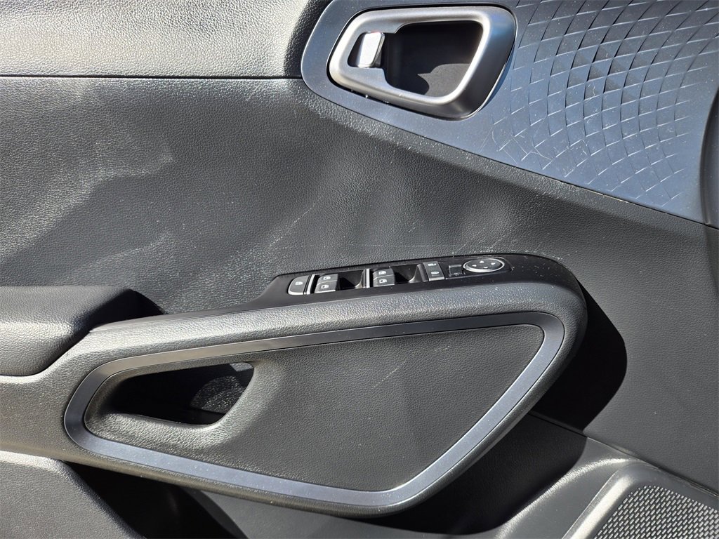 Certified 2025 Kia Soul EX image 24