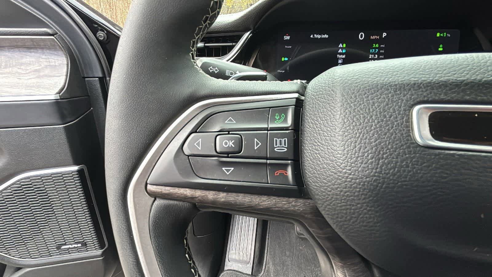Used 2023 Jeep Grand Cherokee 4WD 4xe image 17
