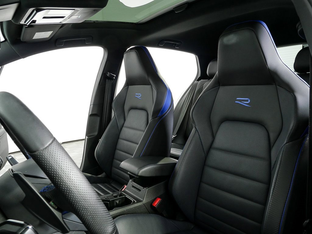 Used 2023 Volkswagen Golf R image 5