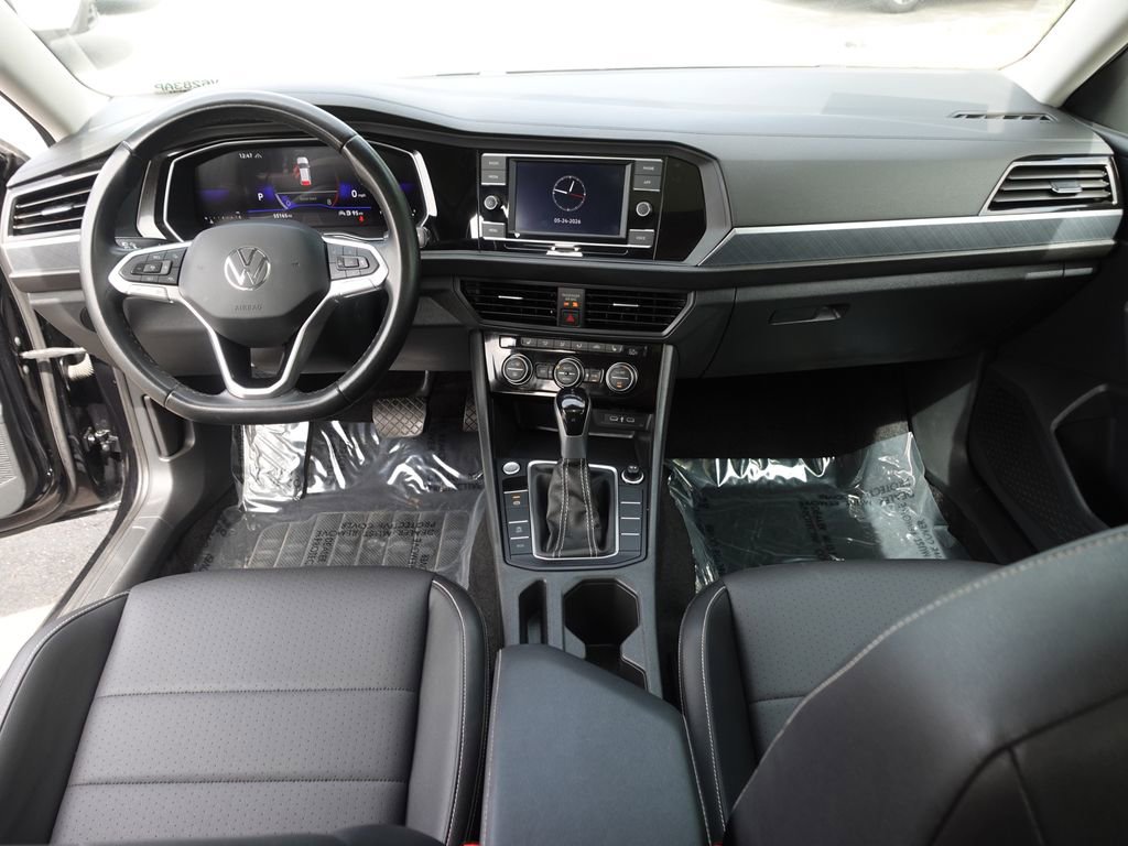 Used 2024 Volkswagen Jetta SE image 25