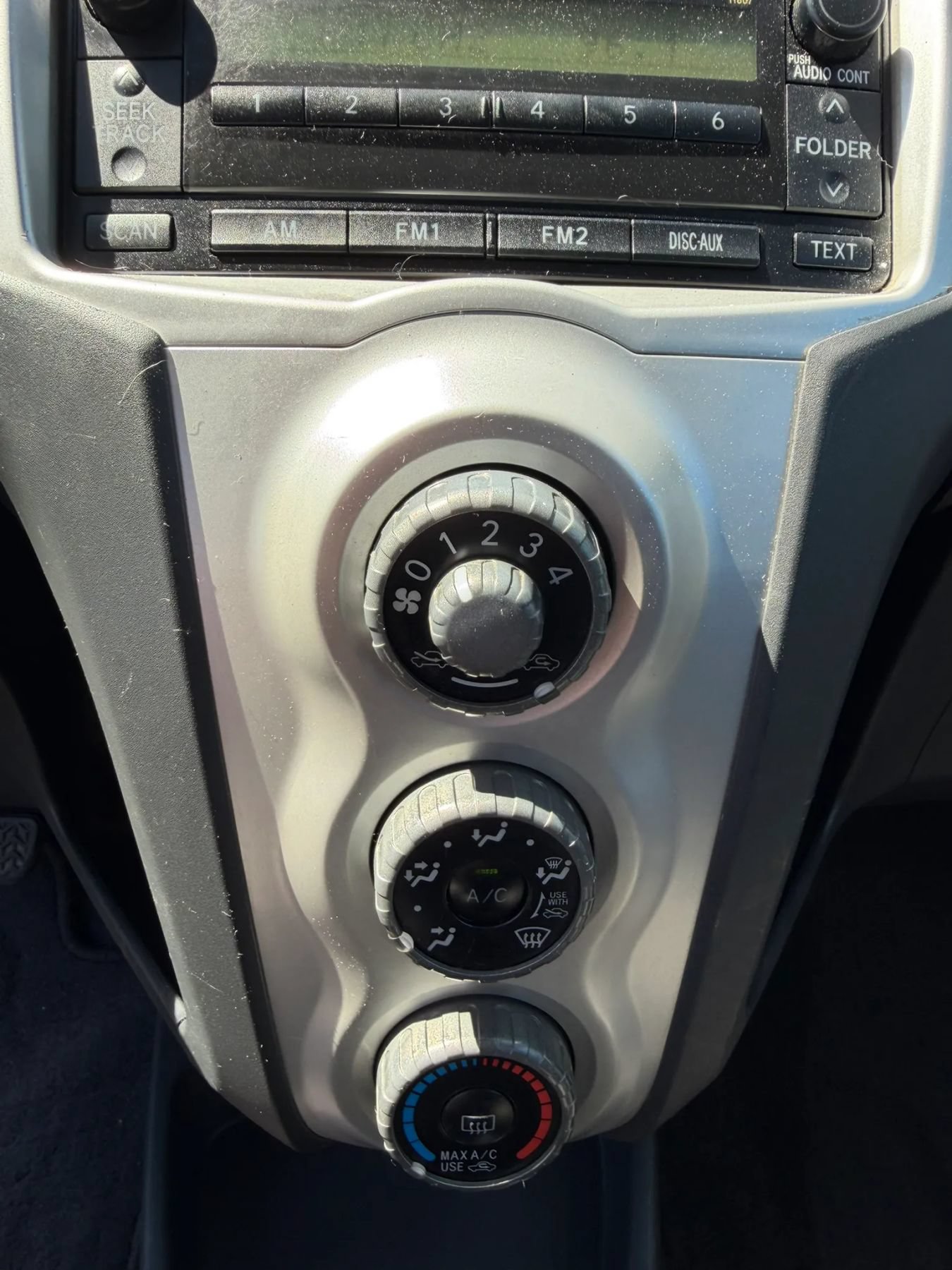 Used 2007 Toyota Yaris 2-Door Hatchback FWD image 13