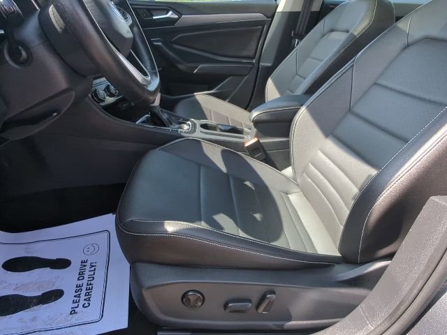 Used 2024 Volkswagen Jetta SE FWD image 23