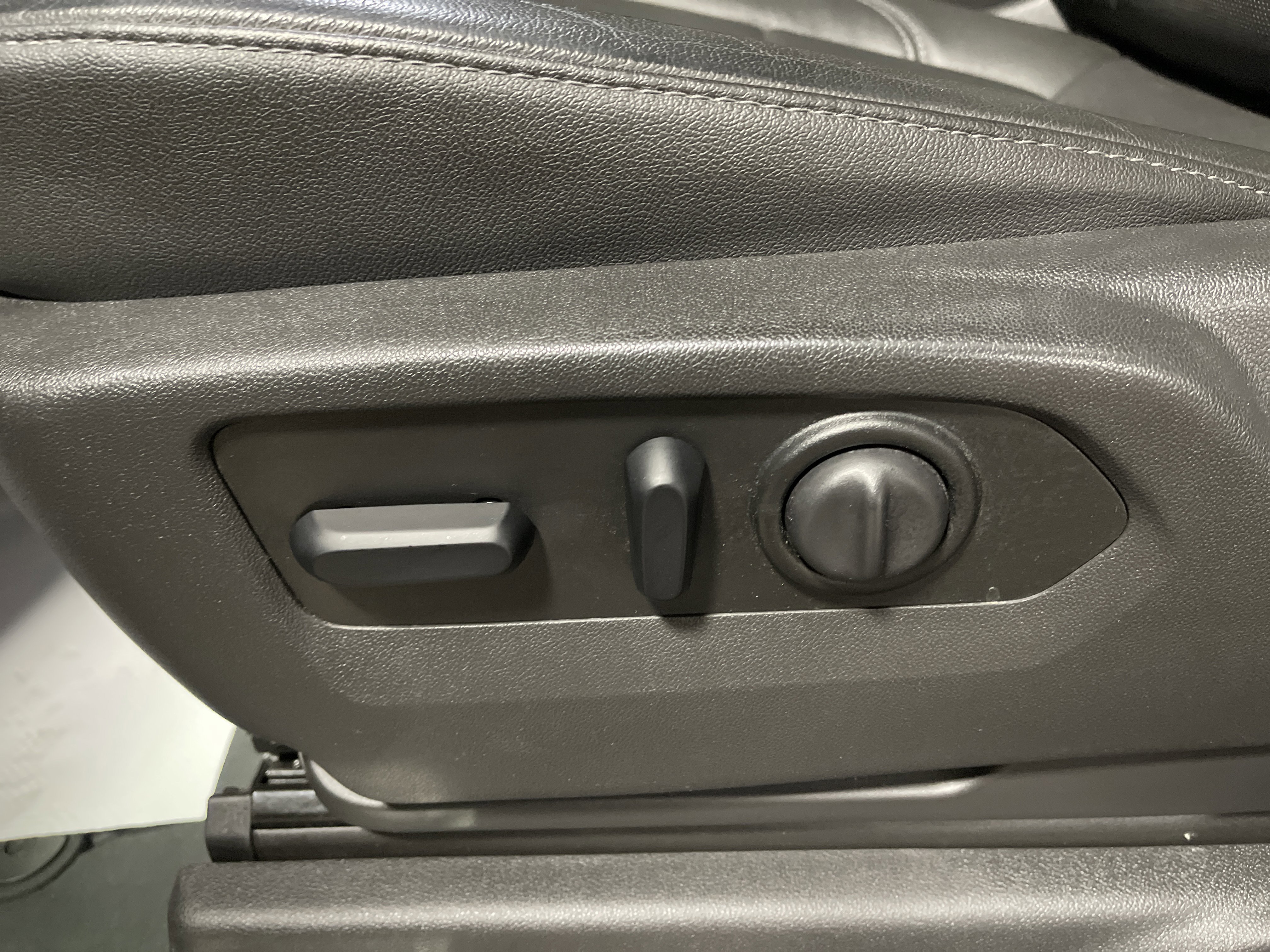 Used 2019 GMC Sierra 1500 SLT w/ SLT Premium Plus Package image 14