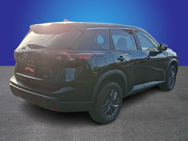 Used 2024 Nissan Rogue S image 4