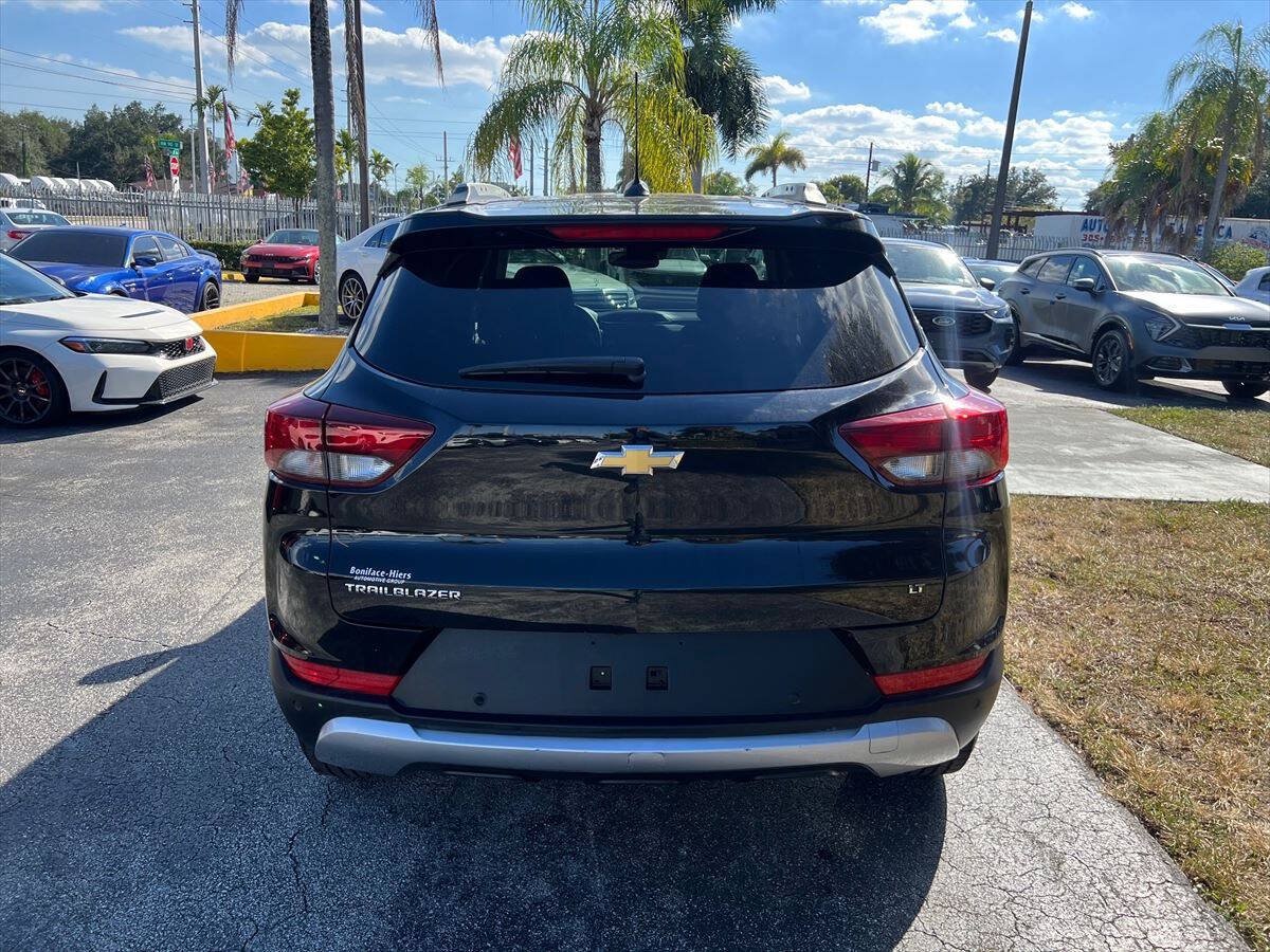 Used 2023 Chevrolet TrailBlazer LT w/ Convenience Package FWD image 6