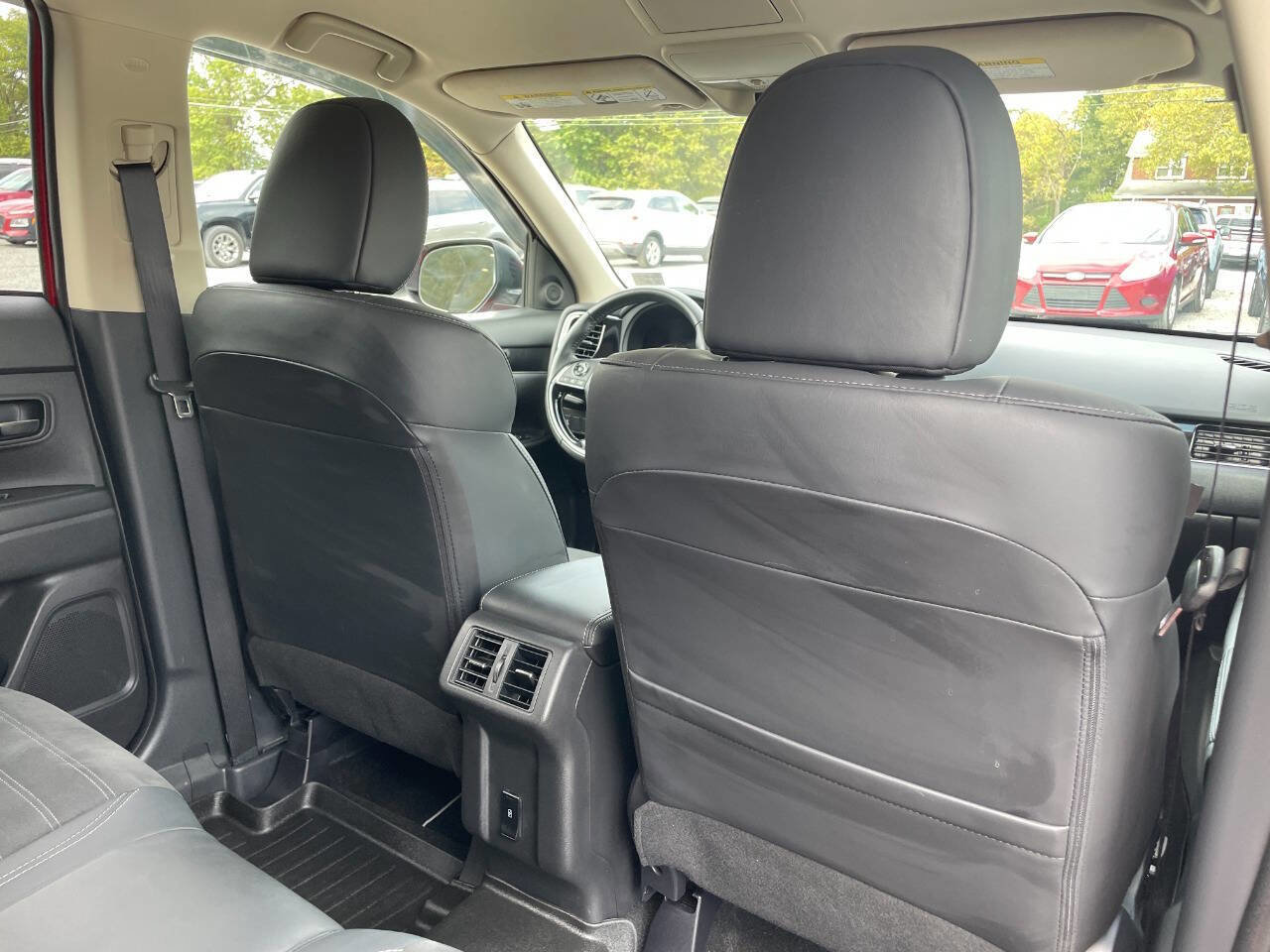Used 2020 Mitsubishi Outlander SE image 22
