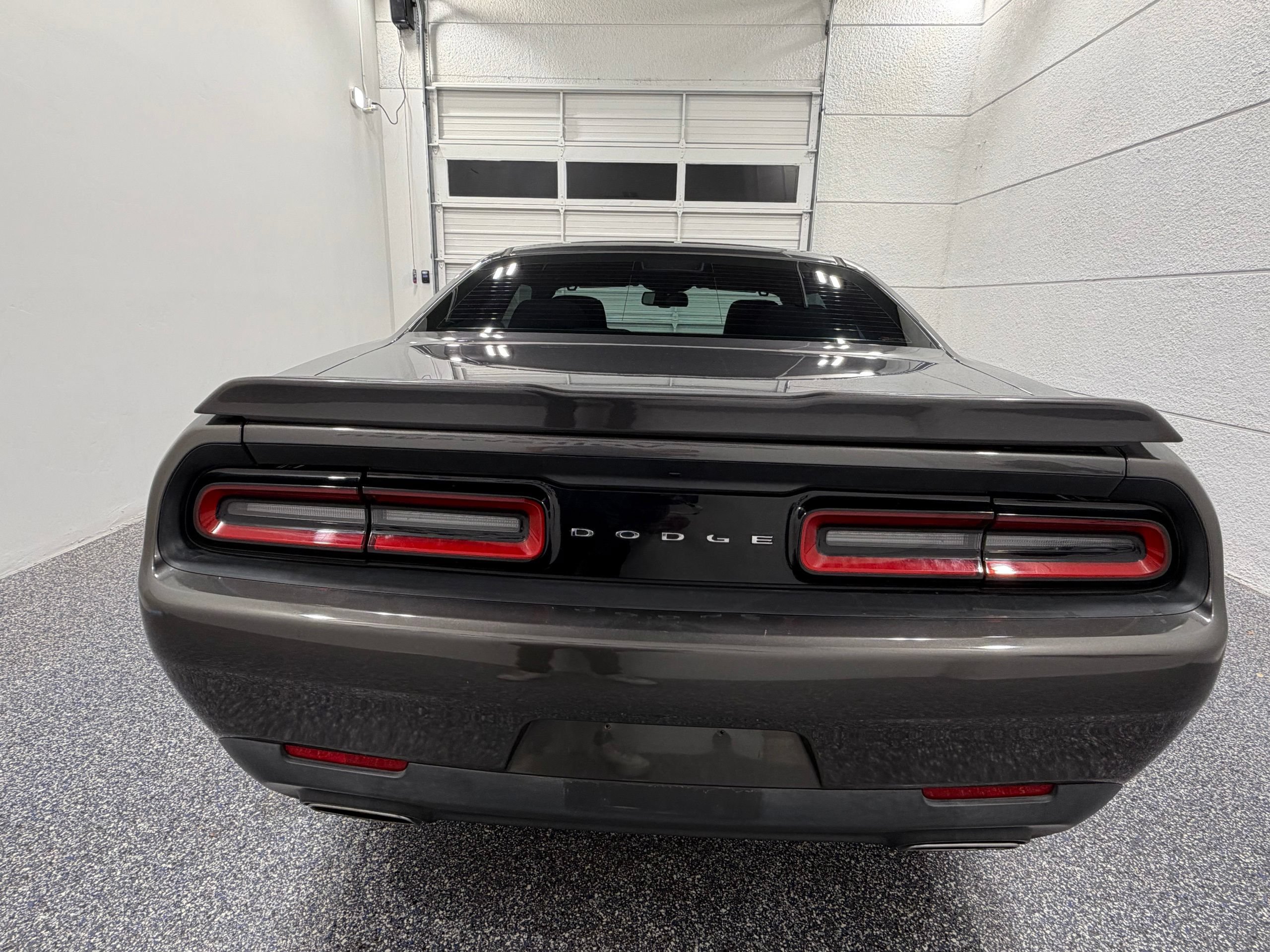 Used 2016 Dodge Challenger SXT RWD image 5