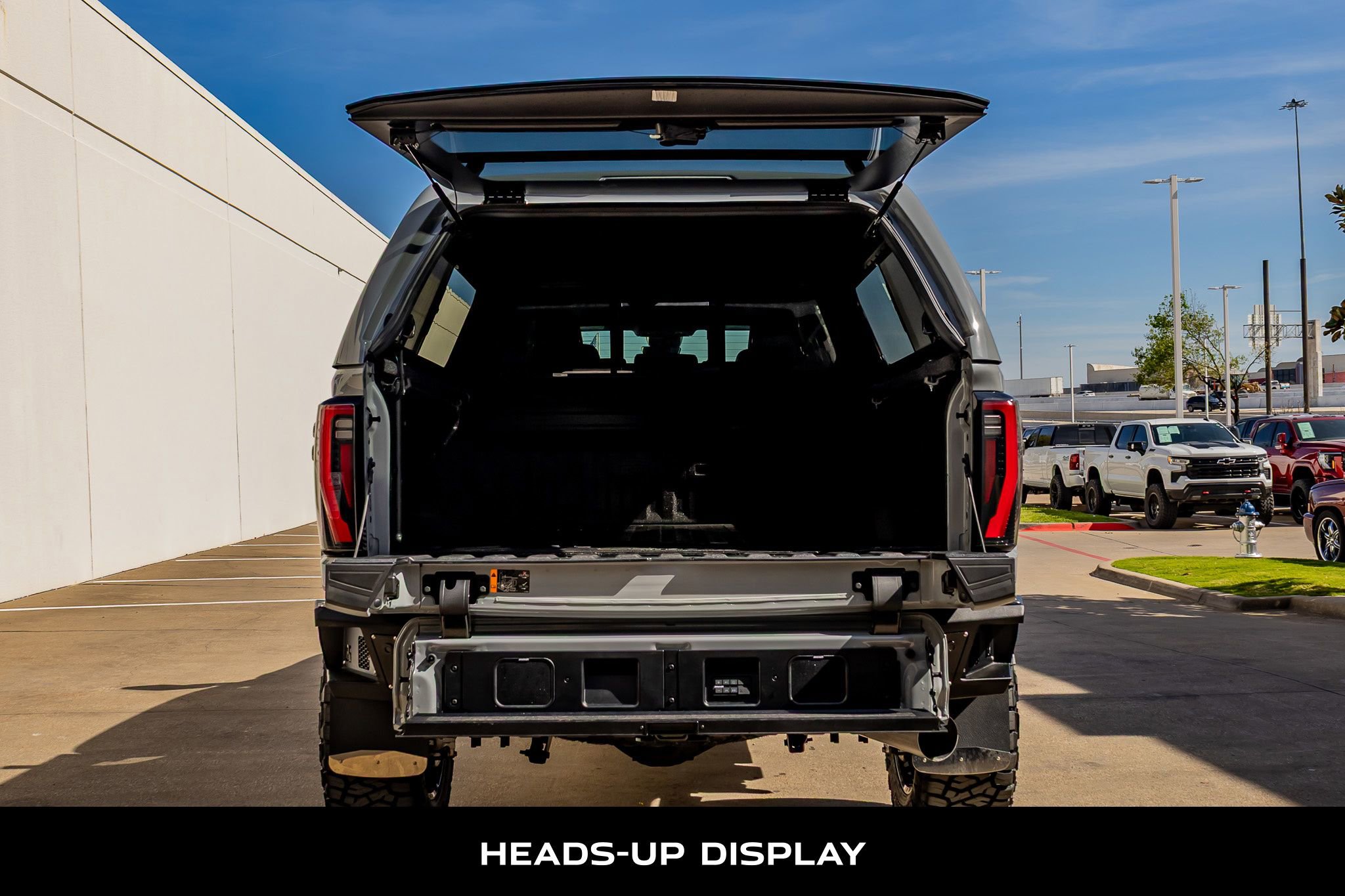 Used 2025 GMC Sierra 2500 AT4X image 9