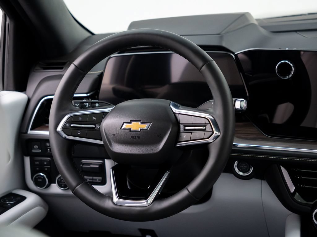 Used 2025 Chevrolet Tahoe Premier AWD/4WD image 12