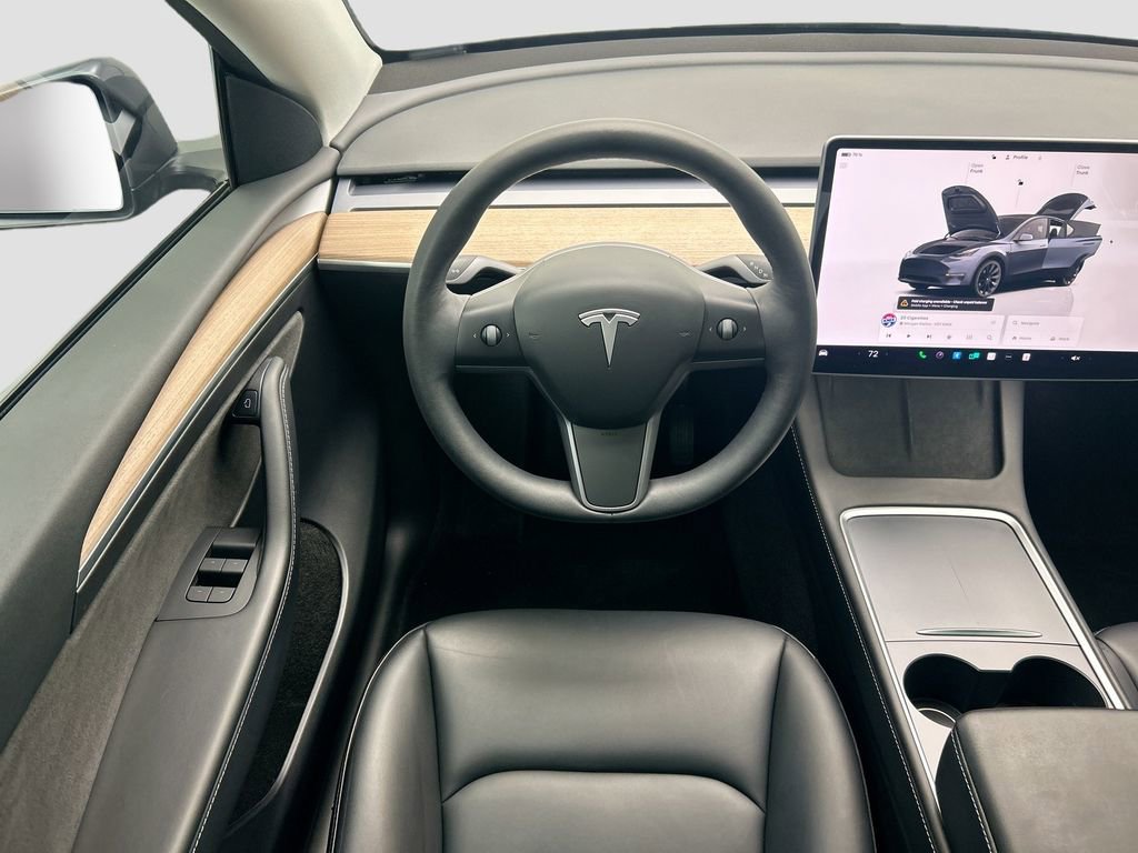 Used 2022 Tesla Model Y Long Range image 10