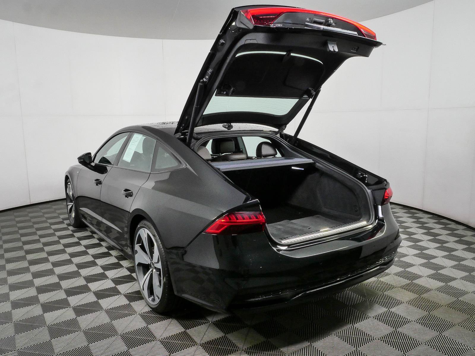 Used 2023 Audi A7 3.0T Prestige w/ Luxury Package AWD/4WD image 34