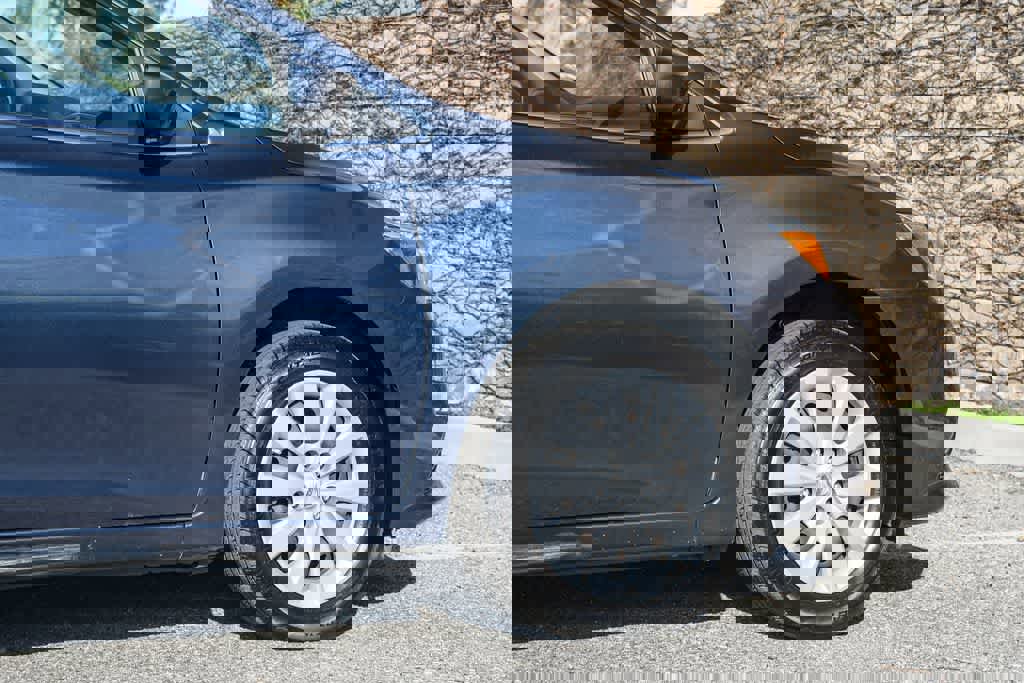 Used 2016 Nissan Sentra SV image 11