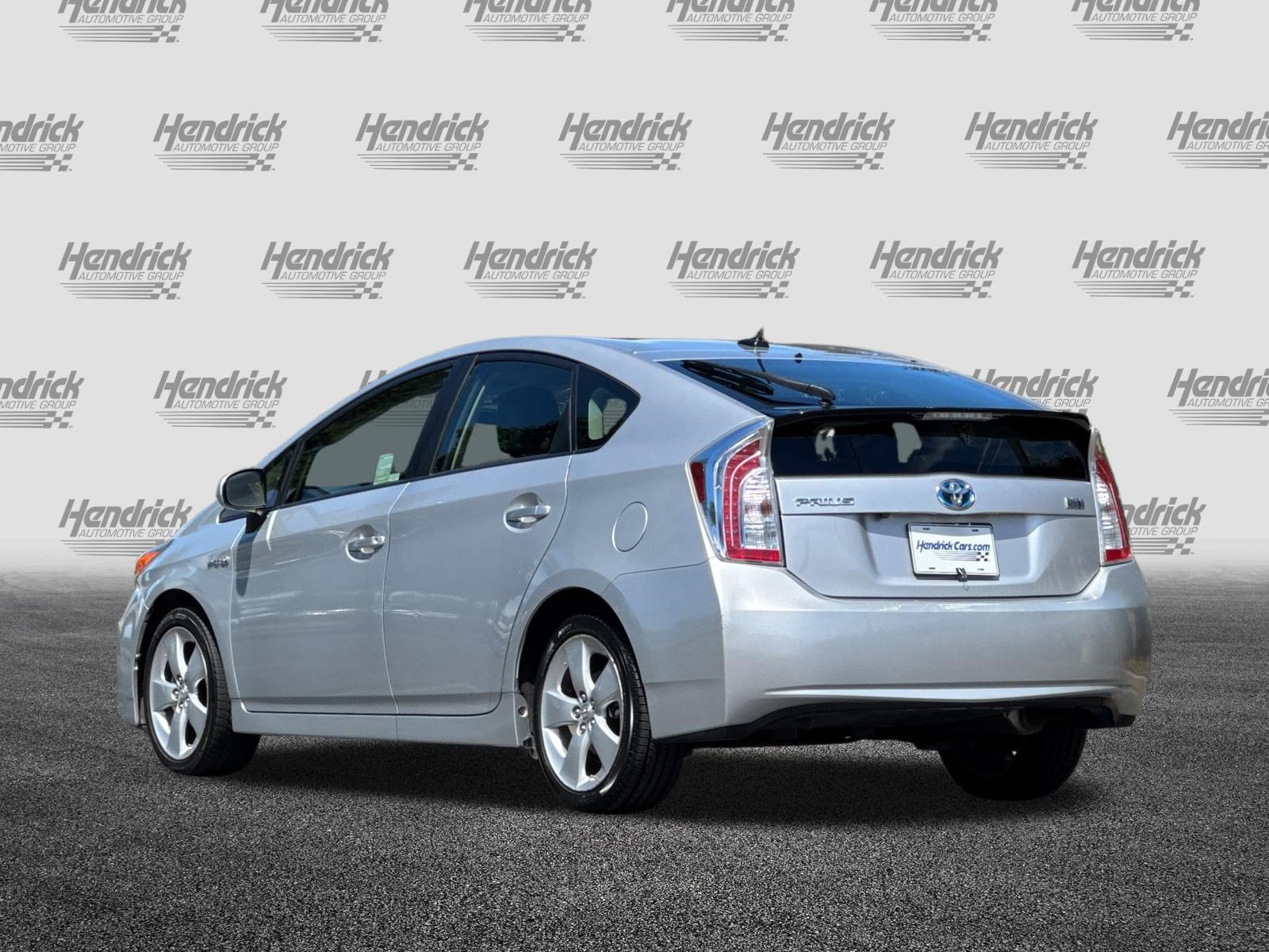 Used 2015 Toyota Prius Five FWD image 7
