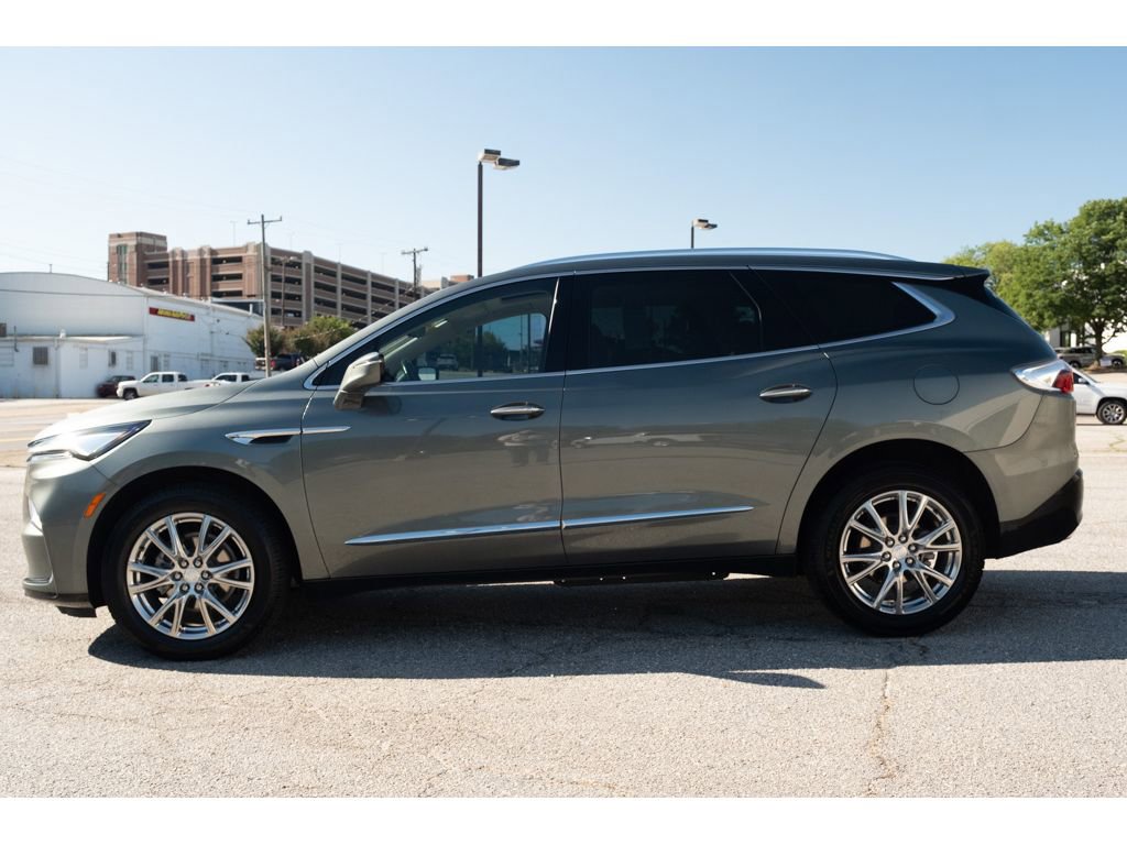 Used 2022 Buick Enclave Premium w/ Experience Buick Package FWD image 5
