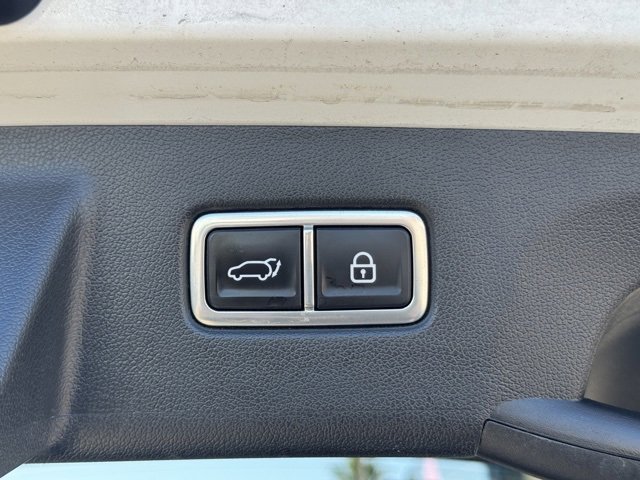 Certified 2022 Kia Sorento SX image 12