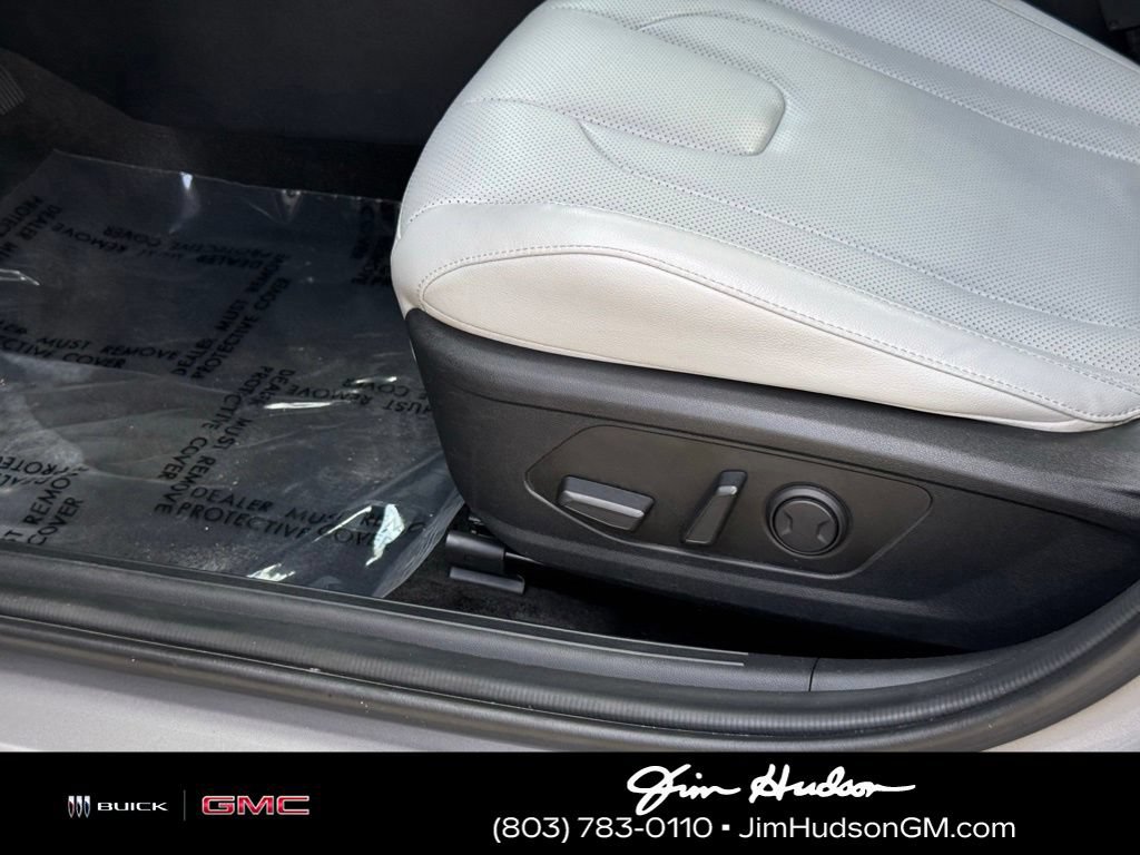 Used 2024 Hyundai Elantra Limited FWD image 21